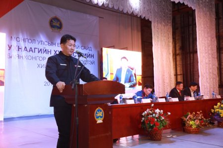 Ерөнхий сайд У.Хүрэлсүх Баянхонгор аймагт ажиллахдаа дараах асуудлуудыг шийдвэрлэлээ.