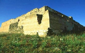 Цогтын цагаан байшин буюу  