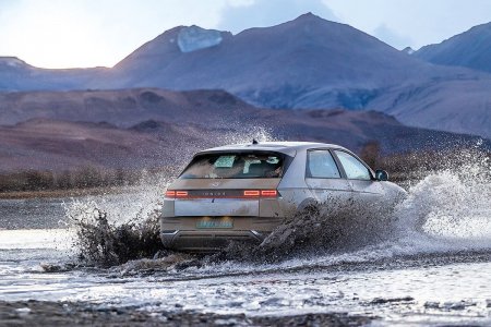 Hyundai IONIQ 5 нь ГИННЕССИЙН ДЭЛХИЙН ДЭЭД АМЖИЛТ™-ийг Цахилгаан автомашин Өндрийн хамгийн том Өөрчлөлтийг үзүүлсэн төрлөөр амжилтыг эзэмшдэг.