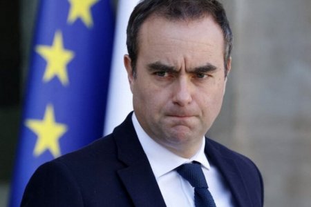 Францын Ерөнхийлөгч Э.Макрон Батлан хамгаалахын сайд асан Лекорнуг шинэ Ерөнхий сайдаар томиллоо