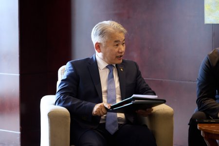 БНСУ-ын Шадар сайд бөгөөд Шинжлэх ухаан, мэдээлэл, харилцаа холбооны технологийн сайд Бэ Кён Хүн-ийг хүлээн авч уулзлаа
