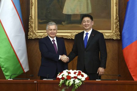 Ерөнхийлөгч У.Хүрэлсүх, Ш.Мирзиёев нар албан ёсны хэлэлцээ хийлээ