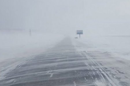 Цас орж, цасан шуурга шуурна