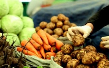 Хүнсний ногооны хомсдол үүсээгүй байхад зарим ногооны үнийг 500-1000 төгрөгөөр өсгөжээ