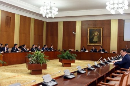 Ашигт малтмалын тухай хуульд нэмэлт, өөрчлөлт оруулах тухай хуулийн төслийг хэлэлцлээ