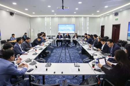 Бизнес эрхлэгчдэд Эдийн засгийн эрх чөлөөний тухай хуулийн төслийг танилцуулав