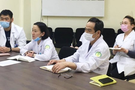 Гэмтэл Согог Судлалын Үндэсний Төвийн эмч нар өрөө, өрөөнөөсөө цахим хурал хийдэг боллоо