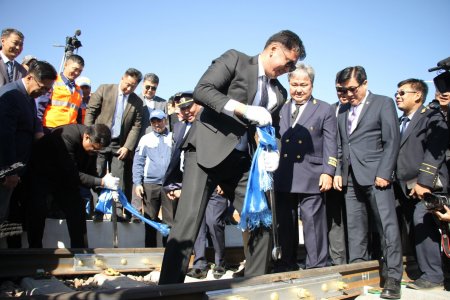 Сайншанд Алтанширээт чиглэлийн дэд бүтцийн ажлыг улсын комисст хүлээлгэн өглөө