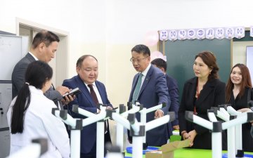 Монгол улсын анхны төр, хувийн хэвшлийн төрөлжсөн ахлах сургууль үйл ажиллагаагаа эхлүүллээ
