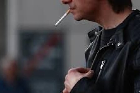 Их Британи улс 2008 оноос хойш төрсөн хүмүүст бүх насаар нь тамхи худалдахыг хориглолоо
