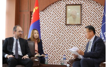 БОЛОВСРОЛЫН СЭТГЭЛ ЗҮЙЧДИЙГ НЭМЭГДҮҮЛЭХ, АЖИЛЛАХ ОРЧНЫГ САЙЖРУУЛАХАД ДЭМЖЛЭГ ҮЗҮҮЛЭХИЙГ ХҮСЛЭЭ