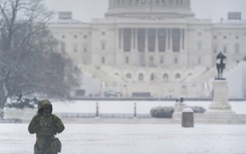 АНУ-д их хэмжээний цас орсны улмаас 3000 орчим нислэг цуцлагджээ