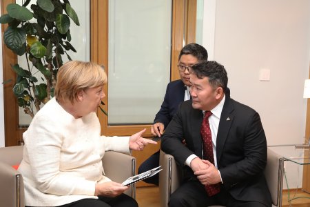 Ерөнхийлөгч Х.Баттулга ХБНГУ-ын Канцлер Ангела Меркель нар уулзлаа