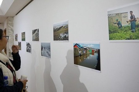 “Хөрс ба амьдрал” гэрэл зургийн уралдаанд “Хогон дундах бидний ирээдүй” бүтээл шалгарлаа