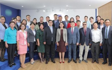 Эхний ээлжийн 3287 багшид олгох зөөврийн компьютерийг орон нутагт хүлээлгэн өглөө