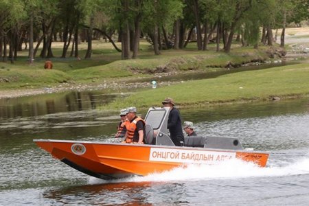 Нийслэлийн Аврах ангийн завьт эргүүл ажиллаж байна