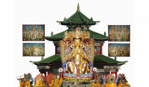 在阿拉坦甘珠尔寺里要拜的神