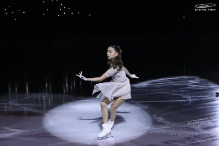 OLYMPIC STARS PERFORM AT STEPPE ARENA