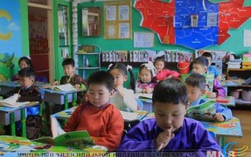 Монголын түүх, хэл, соёл, зан заншил, эх оронч сэтгэлгээ, үндэсний өв уламжлалын агуулгыг сургалтын хөтөлбөрөөс хасаагүй