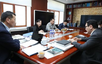 МОНГОЛ УЛСААС АВСТРАЛИЙН ХОЛБООНЫ УЛСАД СУУХ ЭЛЧИН САЙДЫГ ХҮЛЭЭН АВЧ УУЛЗЛАА