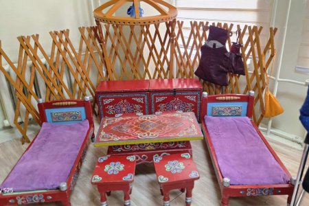 Эрүүл мэндийн газрын ажилтан, албан хаагч нарын дунд 