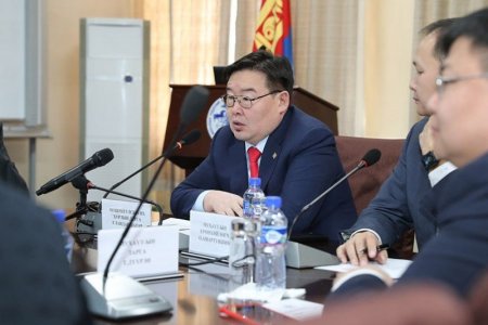 УИХ-ын дарга Г.Занданшатар бизнес эрхлэгчидтэй уулзаж, эдийн засгийг эрчимтэй өсгөх талаар санал солилцлоо