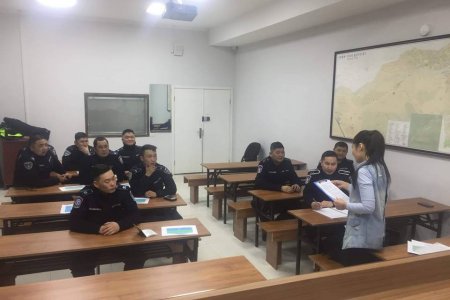 Тээврийн цагдаагийн хэлтсийн албан хаагчид болон 49 дүгээр цэцэрлэгийн багш ажилчдад “Гэр бүлийн харилцаа”, “Гэр бүлийн хүчирхийлэл” сэдвүүдээр 2019 оны 1 дүгээр сарын 09, 18-ны өдрүүдэд сургалт, ярилцлага зохион байгууллаа.