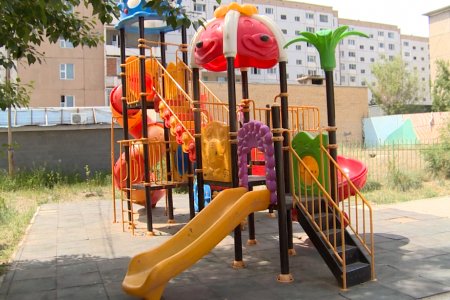 Нийслэлд хүүхдийн тоглоомын 1400 гаруй талбай байдаг ч 60 хувь нь стандартын шаардлага хангаагүй эвдэрч, хэмхэрсэн байдалтай байна