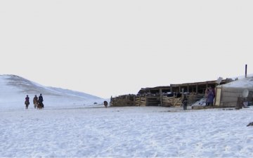 Мөр гаргахдаа эрэгтэй хүмүүс гал суудлаас эхлэн нар зөв тоолдог бол эмэгтэй хүн усан суудлаас эхлэн нар буруу тоолно