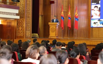 Монгол Улсын Ерөнхийлөгч Ухнаагийн Хүрэлсүх цэцэрлэг, Ерөнхий боловсролын сургуулийн багш нартай уулзлаа