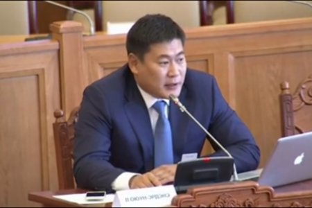 Л.Оюун-Эрдэнэ: М.Энхболд даргаа танд Монгол Улсын парламентыг удирдах эрх байхгүй