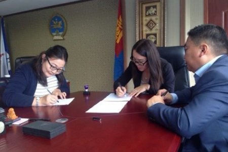ХАМТРАН АЖИЛЛАХ ГЭРЭЭНД ГАРЫН ҮСЭГ ЗУРЛАА