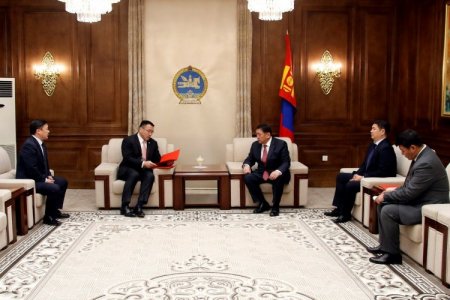 УУХҮ-ийн сайд Д.Сумъяабазар хуулийн төслүүд өргөн барилаа