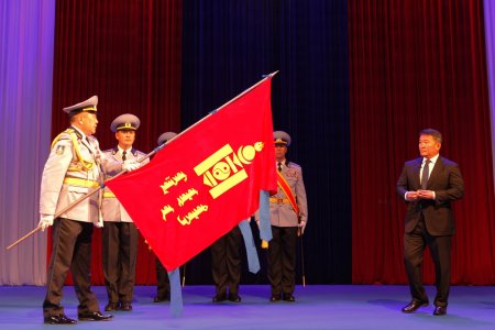 Төрийн тусгай хамгаалалтын газрыг Цэргийн гавьяаны улаан тугийн одонгоор шагналаа