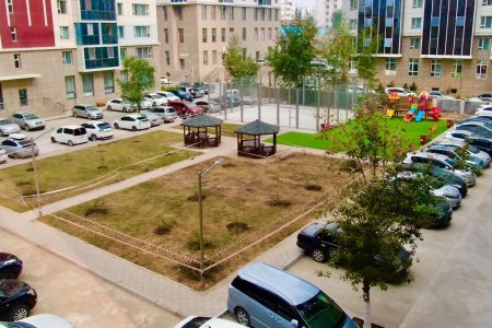 Барилга барих гэж байсан газарт ногоон байгууламж, автомашины зогсоол байгууллаа