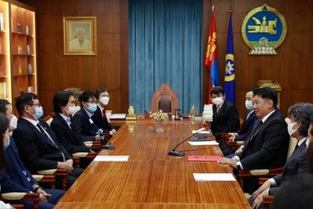 Ерөнхийлөгч У.Хүрэлсүх олон улсын олимпиадад амжилт үзүүлсэн сурагчдыг урамшуулах тухай хоёр зарлиг гаргажээ