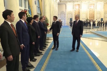 Лхагва гарагт Франц улсын ерөнхийлөгч Эммануэль Макрон Төв Азийн улс орнуудад хийх төрийн айлчлалаа эхлүүлжээ