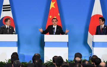 Япон, өмнөд солонгос, хятад улсын тэргүүн нар гурван талт уулзалт хийлээ