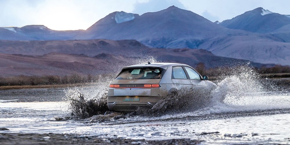 Hyundai IONIQ 5 takes part in GUINNESS WORLD RECORDS™ Title for the Greatest Altitude Change by an Electric Car