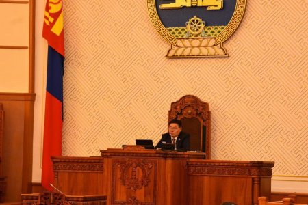 ЧУУЛГАН: Улсын Их Хурлын сонгуулийн тухай хуулийн төслийг анхны хэлэлцүүлэгт шилжүүлэв