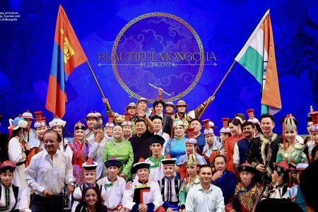 Энэтхэг Улсад үндэсний урлаг, соёлоо сурталчиллаа