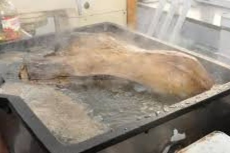 Зөвшөөрөлгүйгээр ууц, өвчүү чанавал орлогыг нь хурааж, иргэнийг 300 мянга, хуулийн этгээдийг гурван сая төгрөгөөр торгоно 