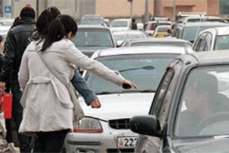 ЗТХЯ: Хувиараа таксинд явж байсан иргэдийг 100.000 төгрөгөөр торгох ажлыг зогсоолоо
