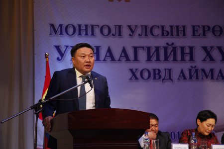 БОАЖЯ-ын сайд Н.Цэрэнбат ховдчуудад салбарынхаа талаар мэдээлэл өглөө
