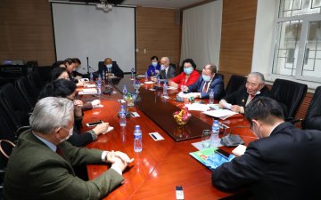 Боловсролын шинэчлэлийг ахмад багш нарын оролцоотойгоор хийнэ