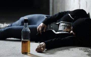 Манай улсын насанд хүрсэн 90 орчим мянган хүн архинд донтох эмгэгтэй