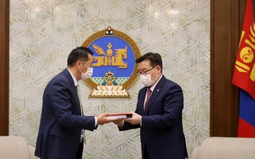 БОЛОВСРОЛЫН ЕРӨНХИЙ ХУУЛИЙН ТӨСӨЛ БОЛОН ТҮҮНИЙГ ДАГАЛДАН ГАРАХ ХУУЛИЙН ТӨСЛҮҮДИЙГ УИХ-Д ӨРГӨН БАРИЛАА