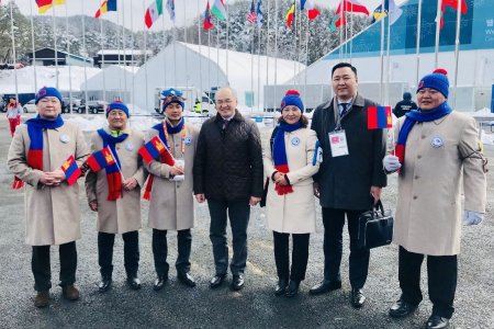 Паралимпийн хотхонд Монгол Улсын төрийн далбааг мандууллаа