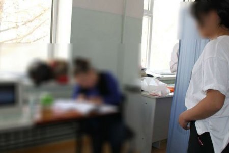 Судалгаагаар 10 хүүхэд тутмын 7-оос огт зөвшөөрөл авалгүйгээр сургуулийн орчинд охидын үзлэг хийжээ