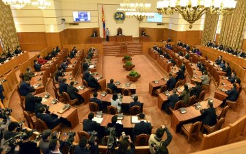 Эмэгтэйчүүдийн квотыг зөвхөн сонгуулийн тухай хуулиас гадна улс төрийн намын тухай хуульд суулгах ёстой
